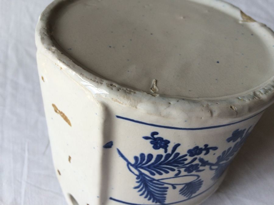 Blue & White Stoneware Hanging Salt Crock Box [Photo 8]