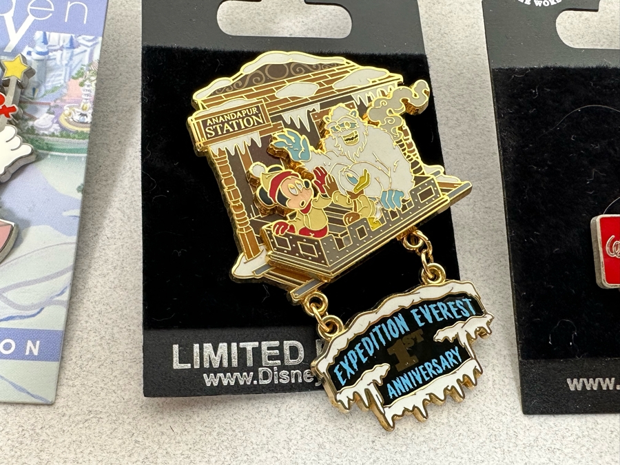 Collection Of Vintage Disneyland Trading Pins New On Cards - Two ...