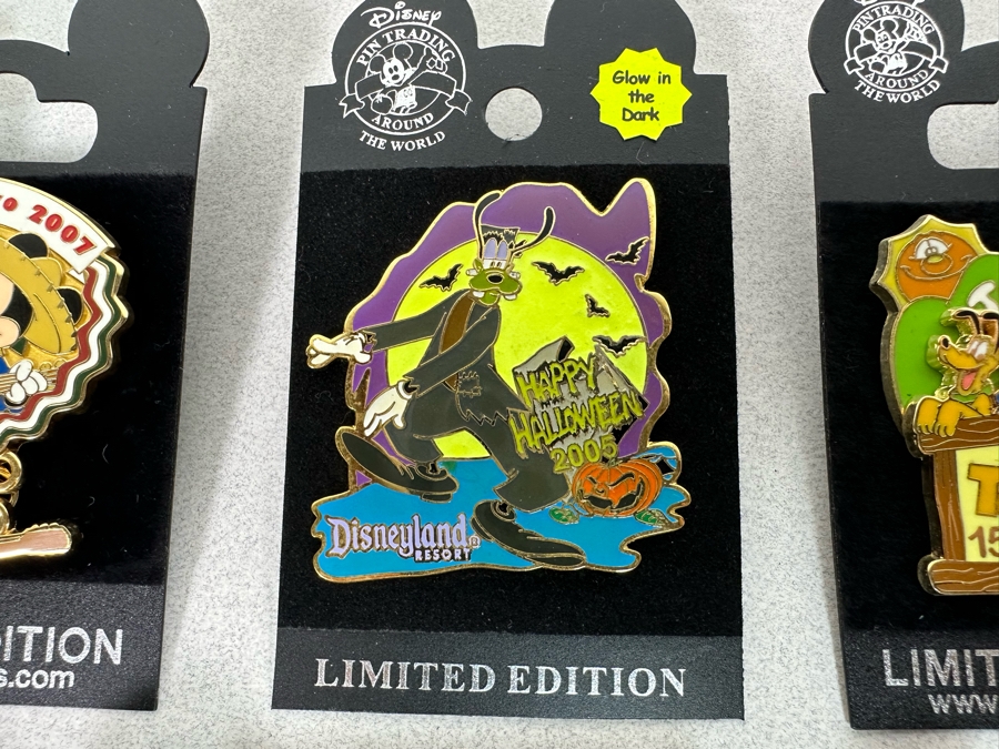 Collection Of Vintage Disneyland Limited Edition Trading Pins New On Cards [Photo 4]