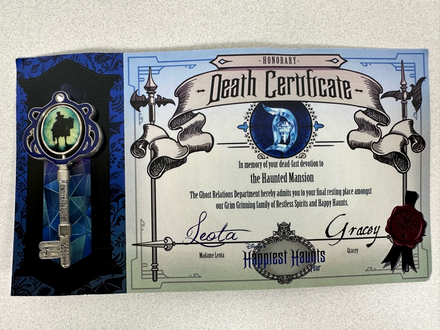 Vintage Disneyland Haunted Mansion Key Trading Pin New On Card [Photo 2]
