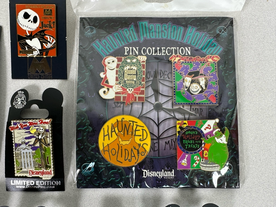 Collection Of Vintage Disneyland The Nightmare Before Christmas Trading Pins New On Cards - Three Limited Edition Pins [Photo 7]
