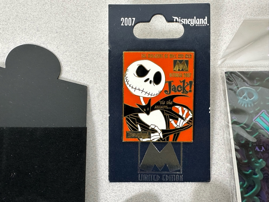 Collection Of Vintage Disneyland The Nightmare Before Christmas Trading Pins New On Cards - Three Limited Edition Pins [Photo 5]