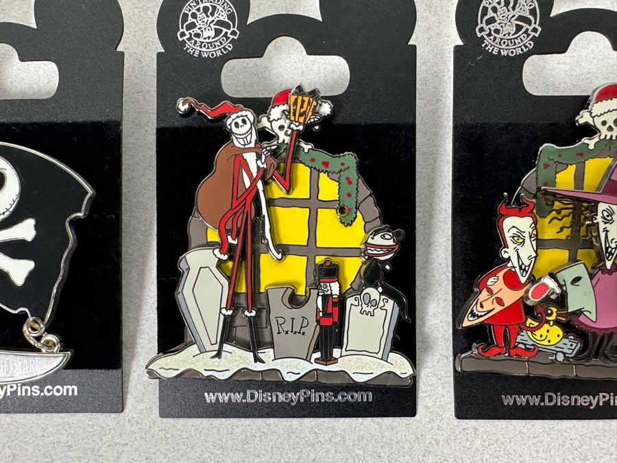 Collection Of Vintage Disneyland The Nightmare Before Christmas Trading Pins New On Cards - Three Limited Edition Pins [Photo 13]