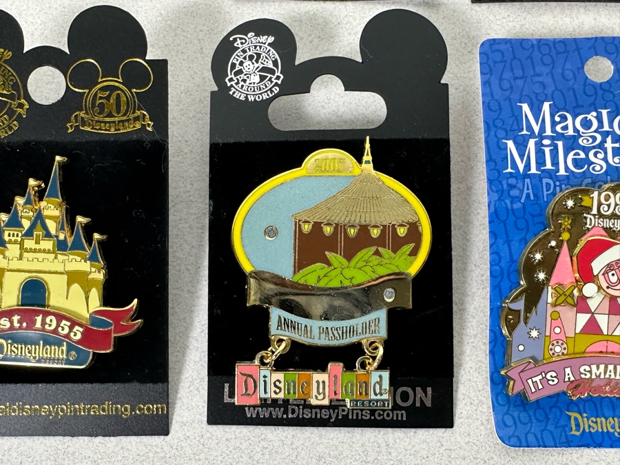Collection Of Vintage Disneyland Trading Pins New On Cards [Photo 10]