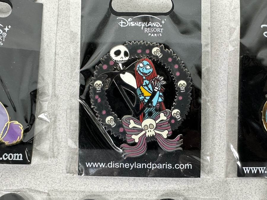 Collection Of Vintage Disneyland Trading Pins New On Cards [Photo 10]