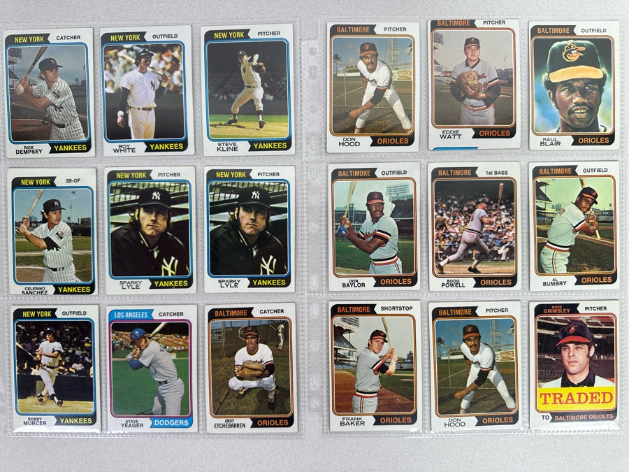 Vintage 1974 Topps Baseball Card Collection In Plastic Sleeves 549 Cards Total Ready For Grading - See Photos [Photo 14]