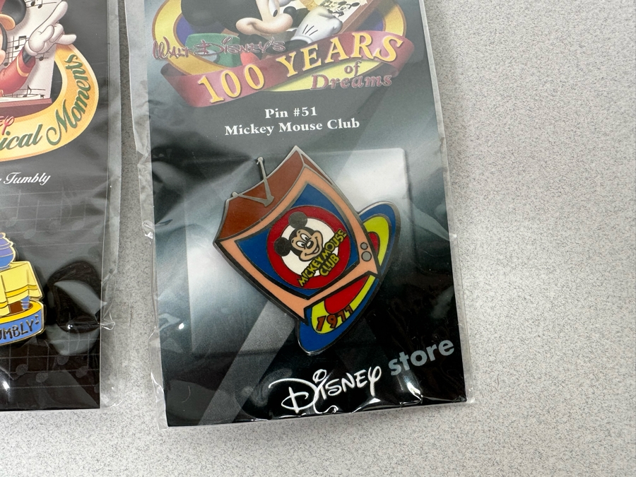 Collection Of Vintage Disneyland Trading Pins New On Cards [Photo 20]