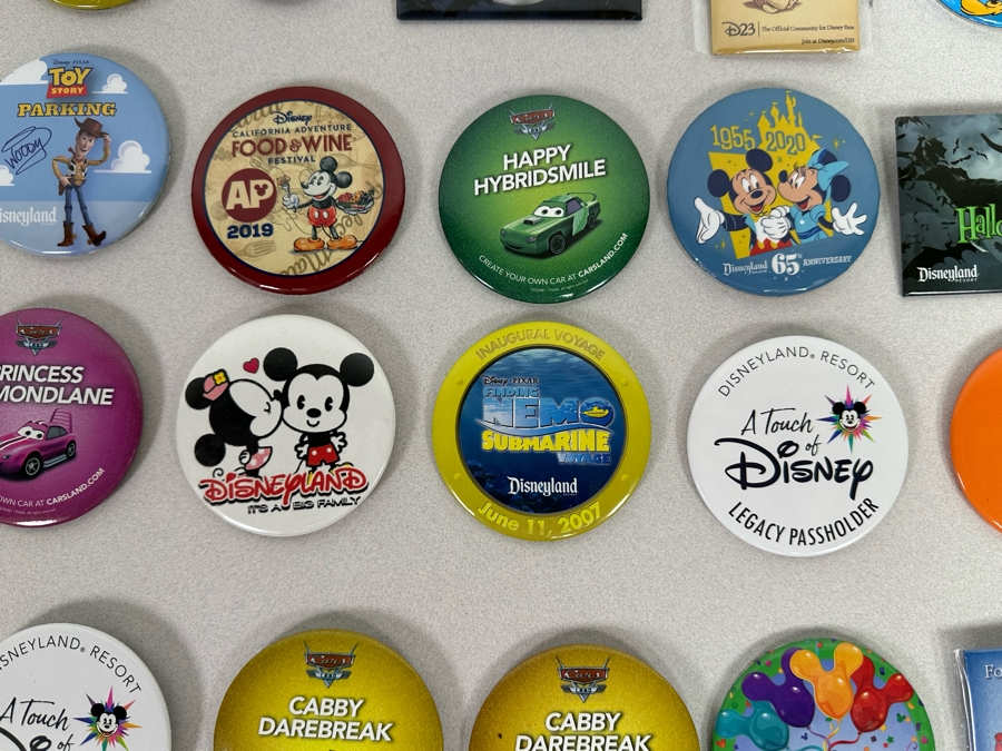Collection Of Vintage Disneyland Buttons [Photo 17]