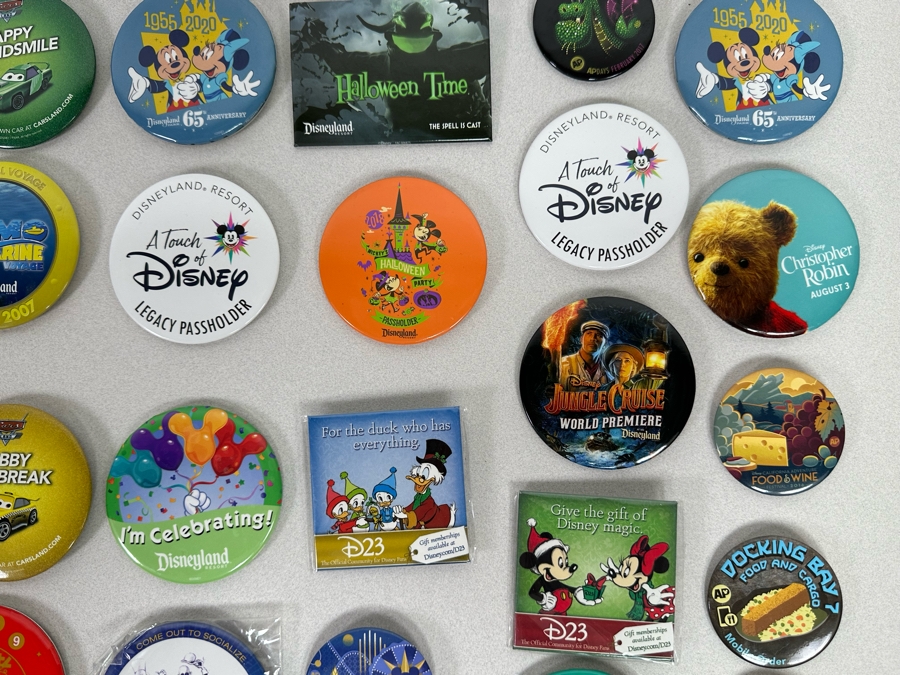 Collection Of Vintage Disneyland Buttons [Photo 16]