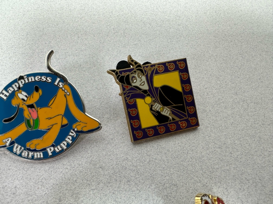 Collection Of Vintage Disneyland Trading Pins - See Photos [Photo 19]