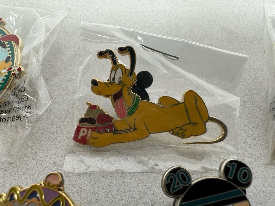 Collection Of Vintage Disneyland Trading Pins - See Photos [Photo 14]