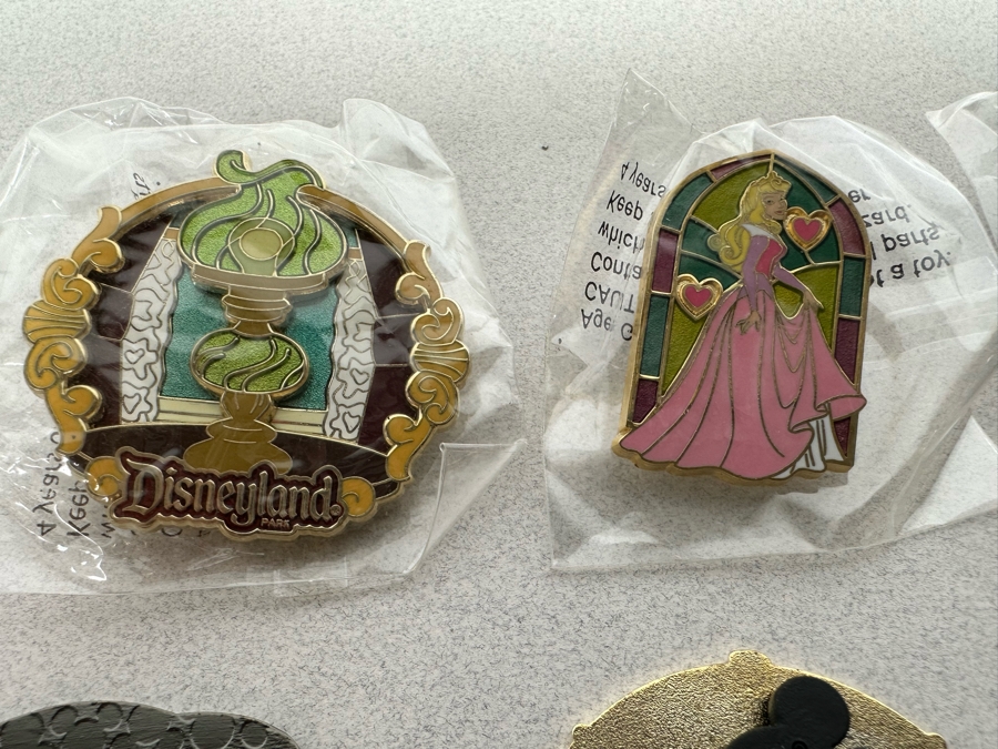 Collection Of Vintage Disneyland Trading Pins - See Photos [Photo 16]