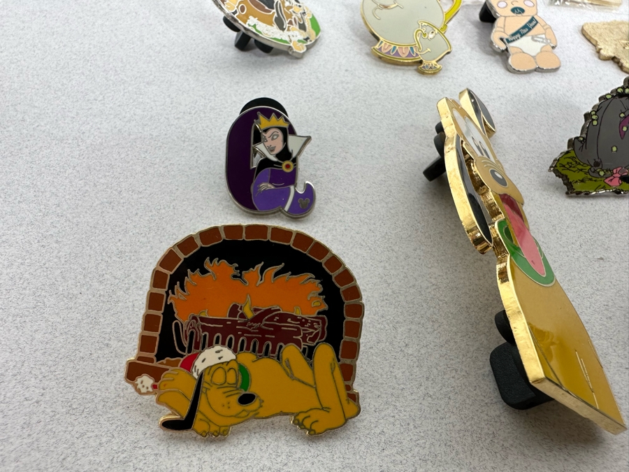 Collection Of Vintage Disneyland Trading Pins - See Photos [Photo 30]