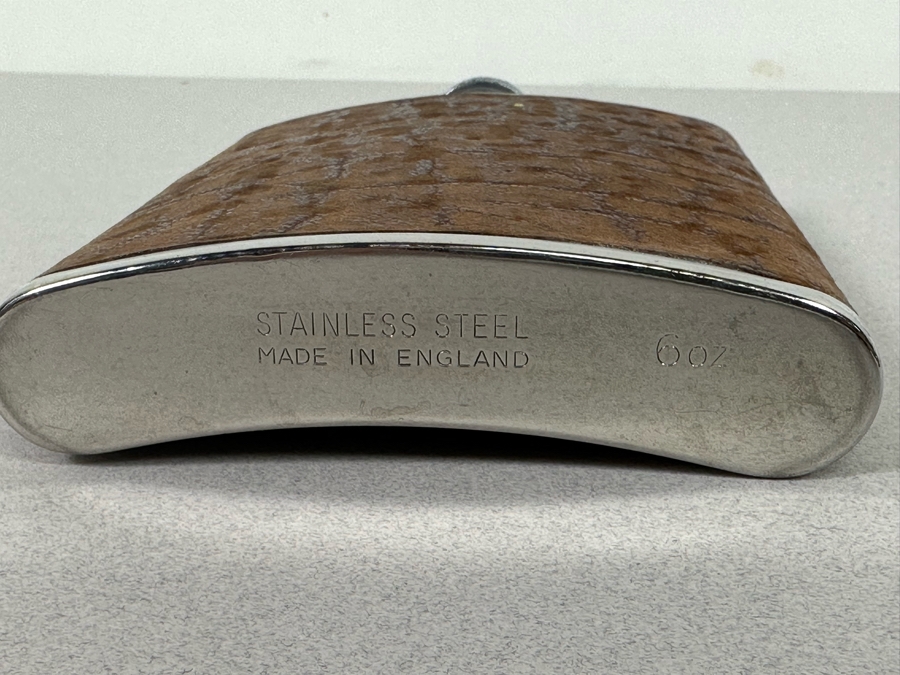 Pair Of Vintage British Flasks [Photo 10]