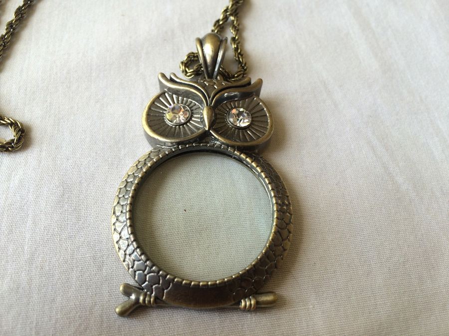 Owl Shaped Magnifier with Chain [Photo 2]