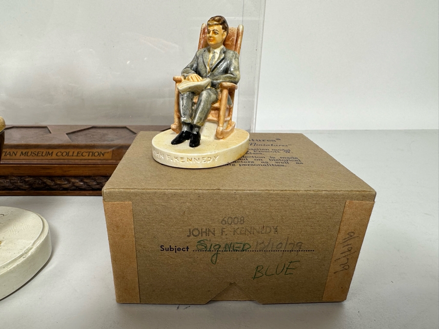 Collection Of Sebastian Miniatures Figurines And Hand Signed Book Most Figurines Are Hand Signed By Either Prescott Baston (Father) Or Woody Baston (Son) - See Photos [Photo 12]