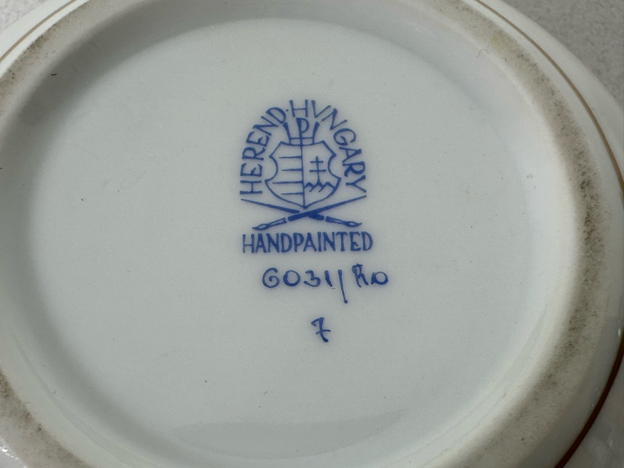 Hand Painted Herend Hungary Covered Round Box With Rothschild Bird Decoration 4.5W X 3H [Photo 13]