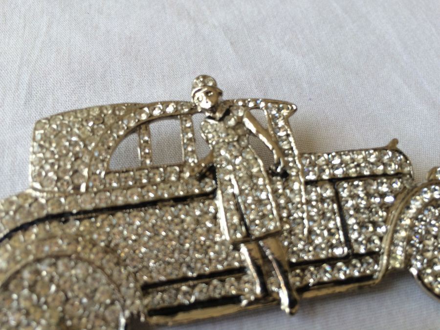 Vintage Car Brooch [Photo 2]