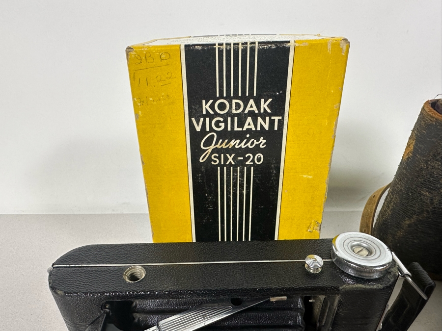Vintage Kodak Vigilant Junior Six-20 And Antique Kodak Jr. No. 2-C Autographic Bellows Camera [Photo 20]