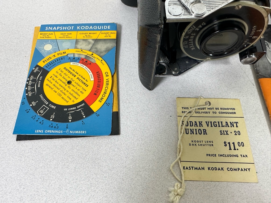 Vintage Kodak Vigilant Junior Six-20 And Antique Kodak Jr. No. 2-C Autographic Bellows Camera [Photo 19]