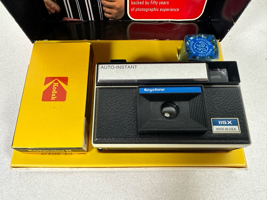 New In Packaging Keystone 115X Camera With Magicube Type X Flash Bulb [Photo 4]