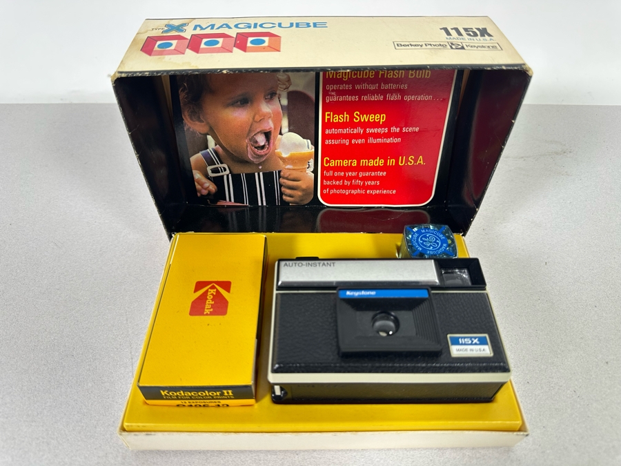 New In Packaging Keystone 115X Camera With Magicube Type X Flash Bulb [Photo 2]
