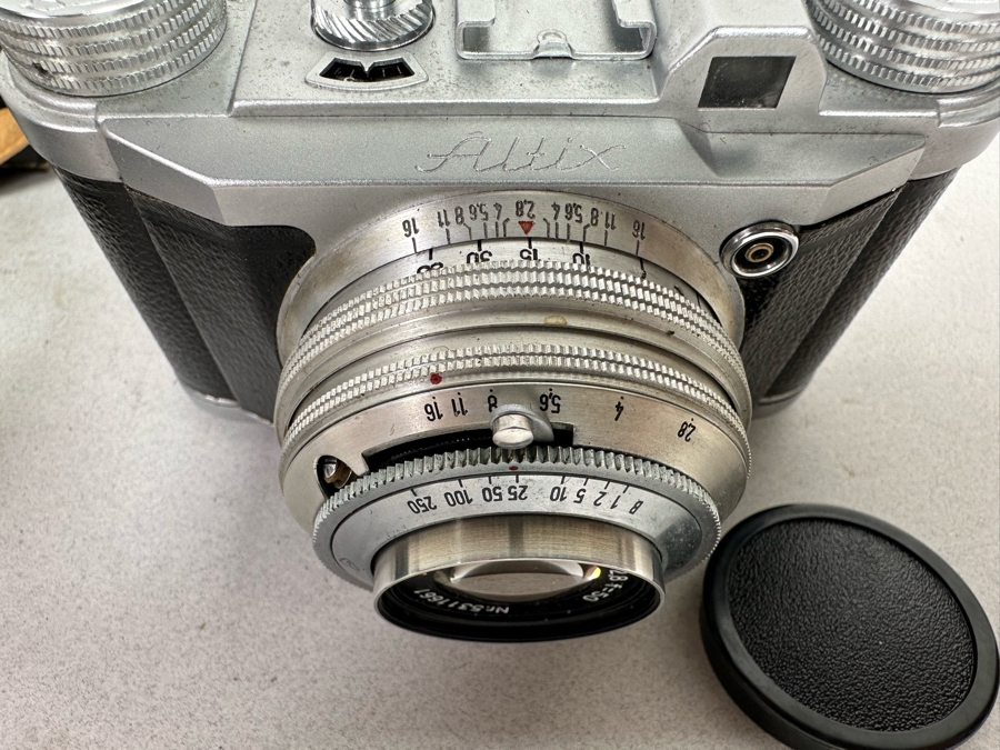 Vintage Canon Canonet Film Camera With EE Electric Eye Lens And Vintage German Altissa Altix Film Camera [Photo 14]