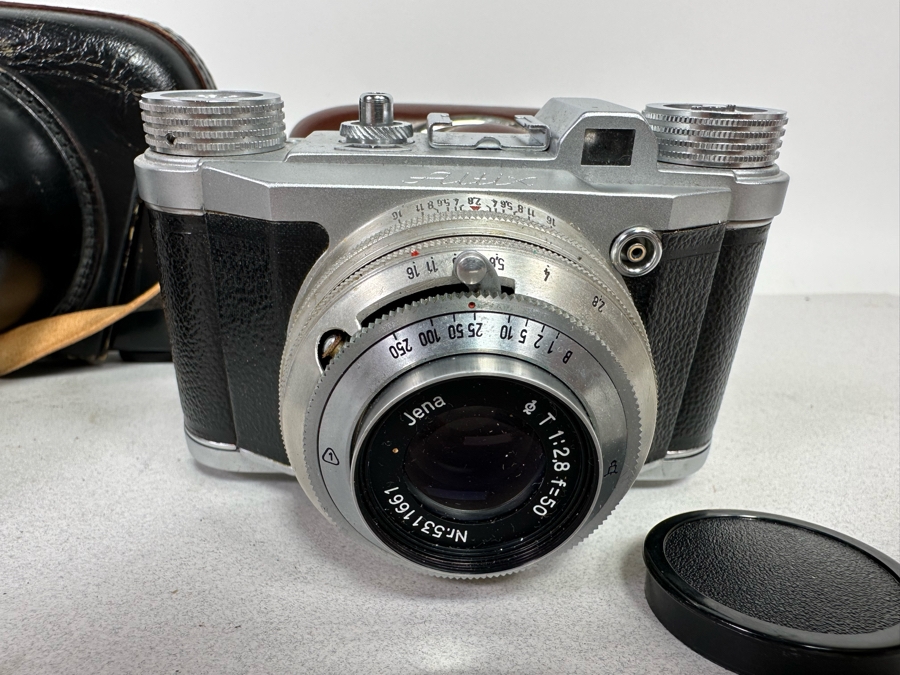 Vintage Canon Canonet Film Camera With EE Electric Eye Lens And Vintage German Altissa Altix Film Camera [Photo 12]