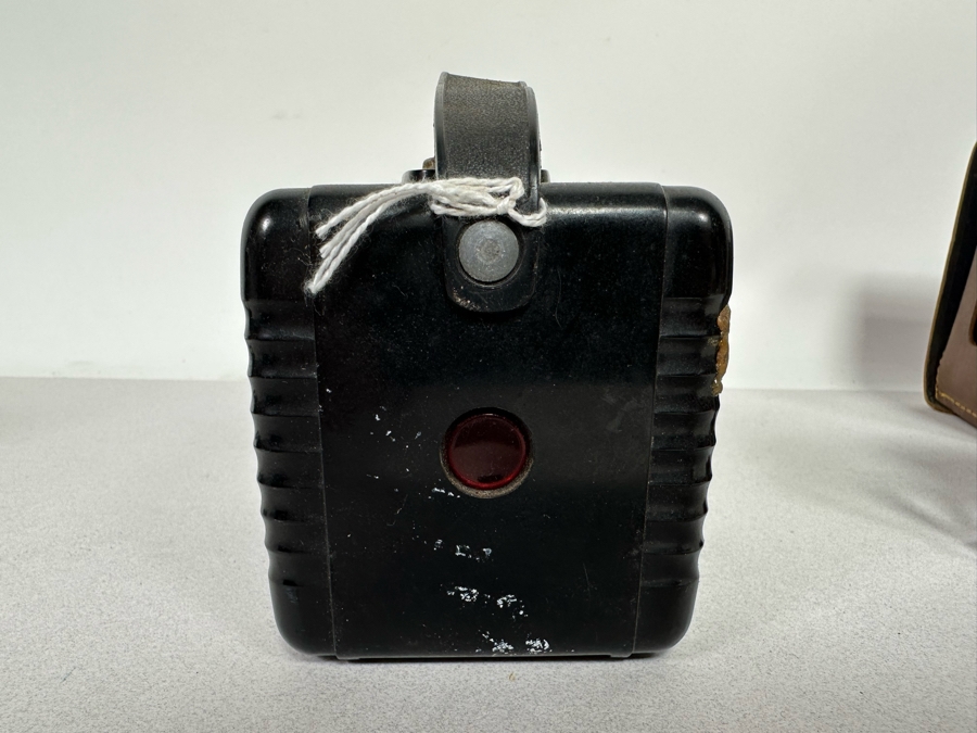 Vintage Kodak Brownie Hawkeye Camera, Vintage Argus Argoflex Seventy-Five And Vintage Kodak Brownie Starmatic Camera [Photo 12]