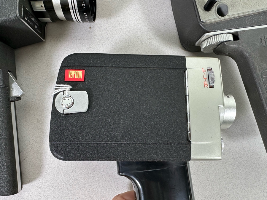 Collection Of Four Vintage Movie Motion Film Cameras [Photo 20]