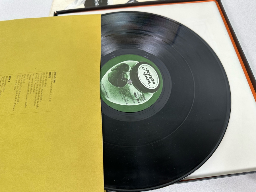 Vintage Vinyl Records: The Story Of Star Wars, Johnny Cash, George Harrison, Fleetwood Mac, Cat Stevens, Love [Photo 22]