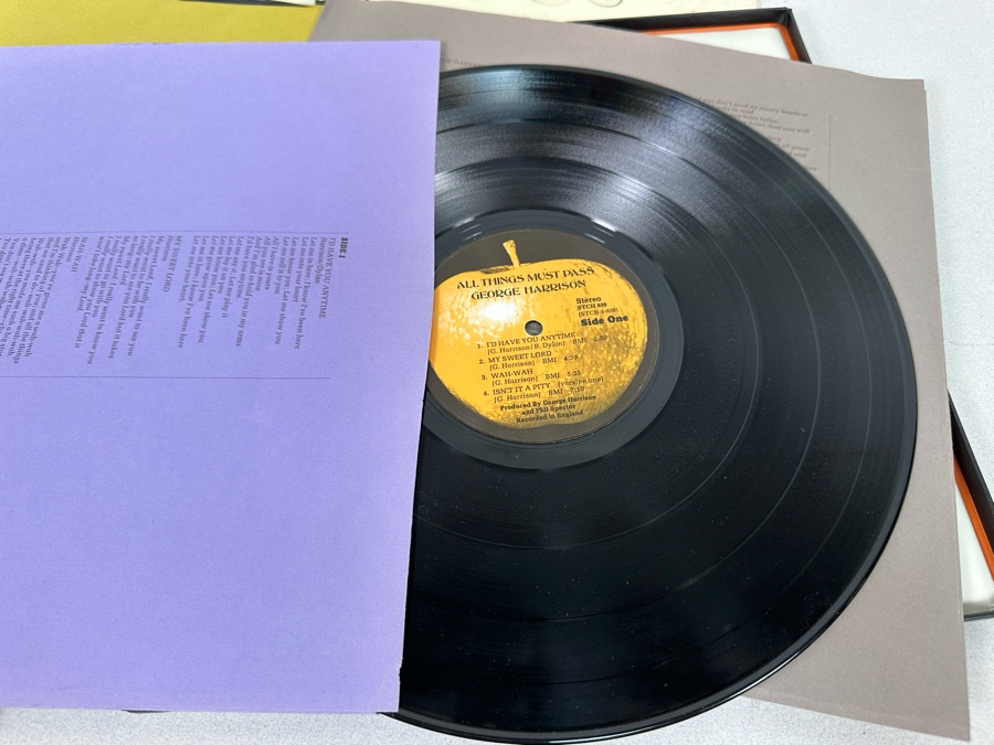 Vintage Vinyl Records: The Story Of Star Wars, Johnny Cash, George Harrison, Fleetwood Mac, Cat Stevens, Love [Photo 20]