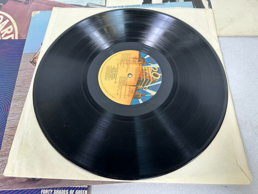 Vintage Vinyl Records: The Story Of Star Wars, Johnny Cash, George Harrison, Fleetwood Mac, Cat Stevens, Love [Photo 11]