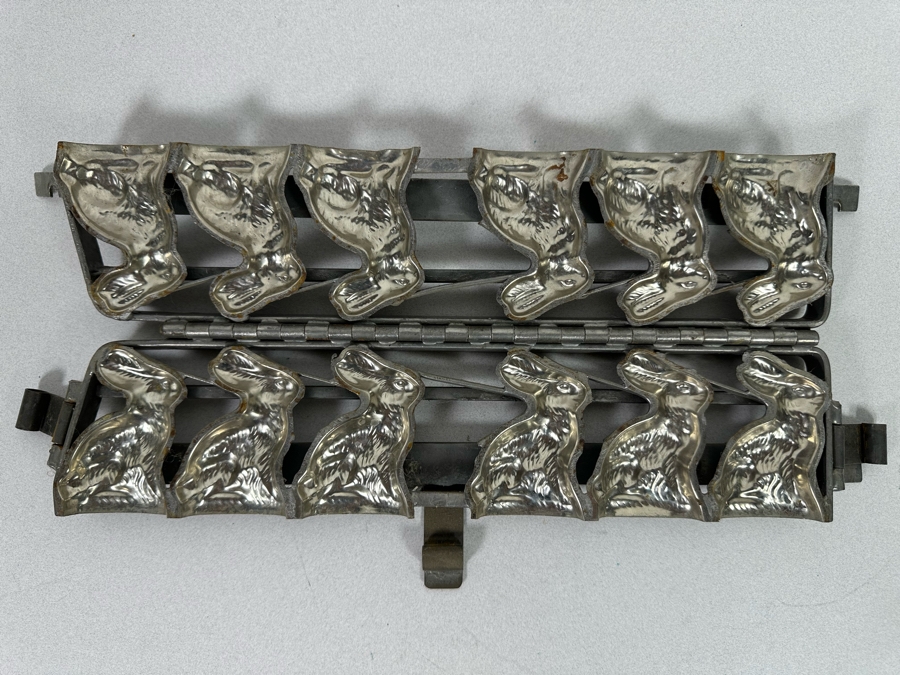 Vintage Easter Bunny Chocolate Mold Commercial Grade Makes Six Easter Bunnies 14W X 7H [Photo 5]