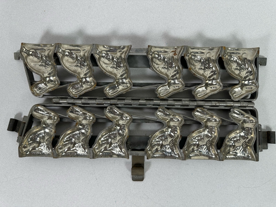 Vintage Easter Bunny Chocolate Mold Commercial Grade Makes Six Easter Bunnies 14W X 7H [Photo 6]