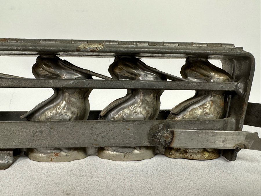 Vintage Easter Bunny Chocolate Mold Commercial Grade Makes Six Easter Bunnies 14W X 7H [Photo 4]