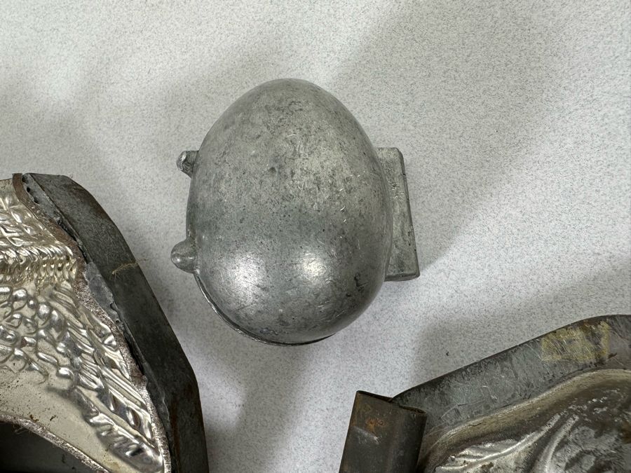 Collection Of Vintage Chocolate Molds [Photo 7]