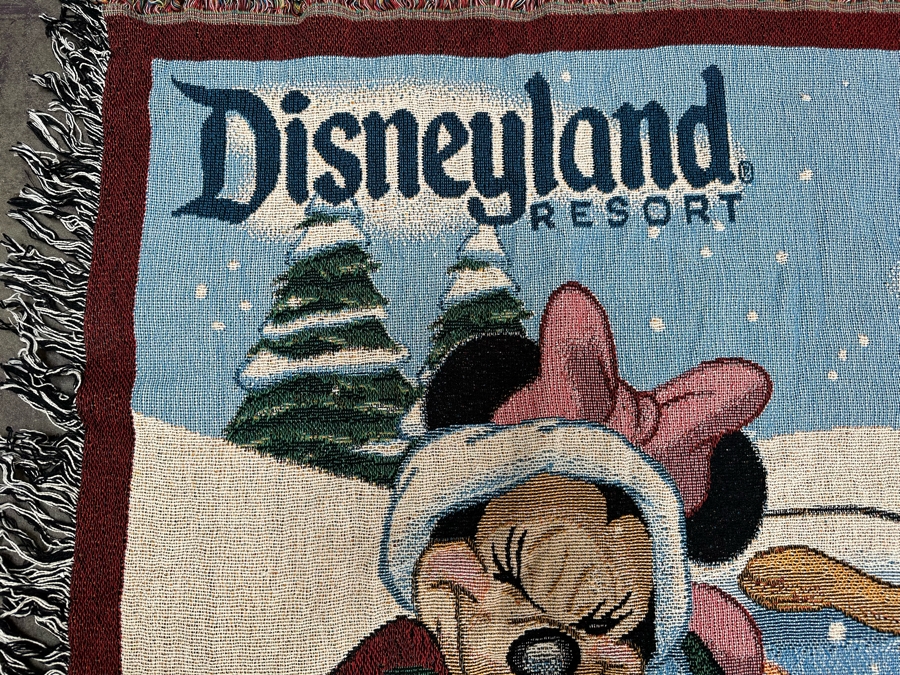 Disneyland Resort Woven Tapestry Throw Blanket 'Ice Skating' 56 x 48 [Photo 5]