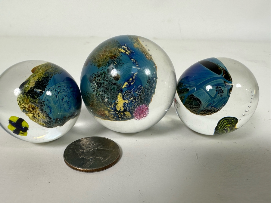Set Of Three Art Glass Balls With Lucite Display Stand 10.25W X 5D X 7H [Photo 12]