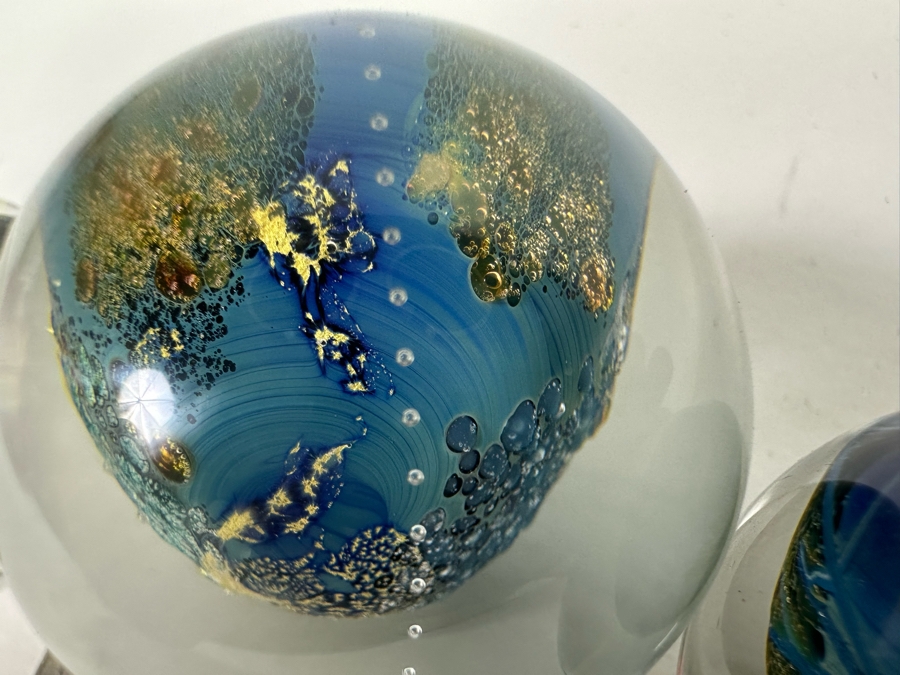 Set Of Three Art Glass Balls With Lucite Display Stand 10.25W X 5D X 7H [Photo 15]