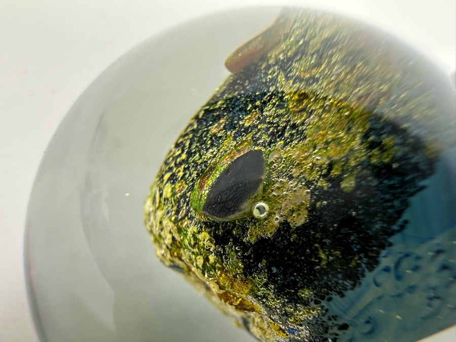 Set Of Three Art Glass Balls With Lucite Display Stand 10.25W X 5D X 7H [Photo 17]