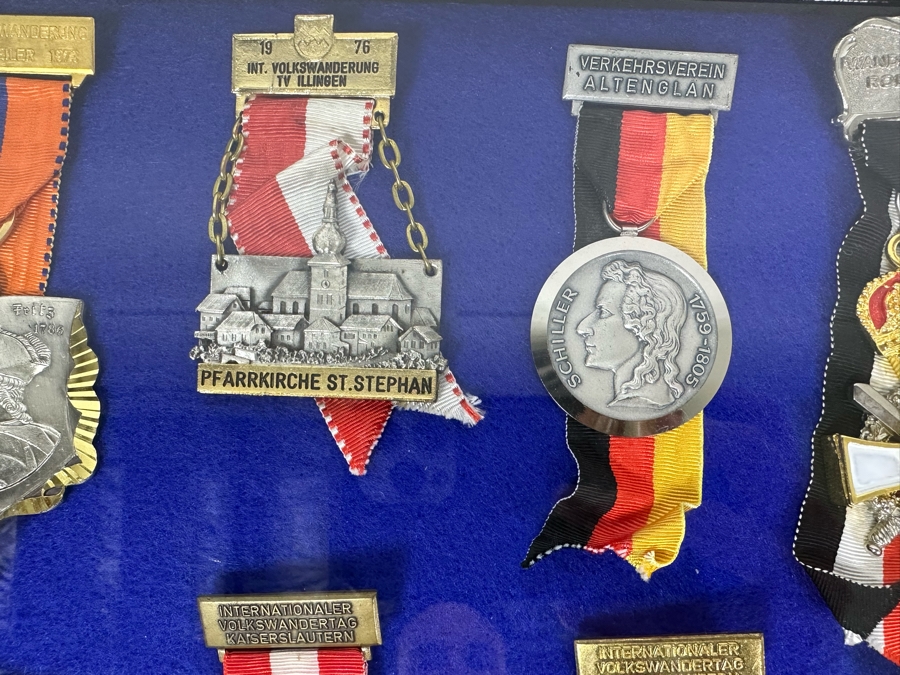 Vintage 1970s German Volksmarch Volkswanderung Medals Nicely Displayed In A Shadowbox Frame 21 X 17 [Photo 5]