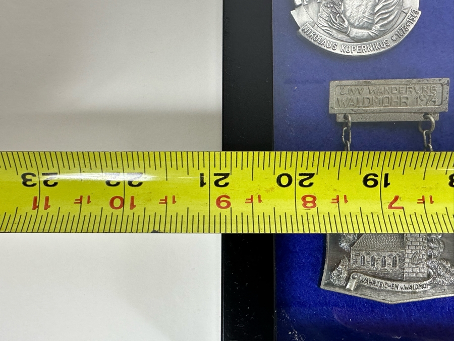 Vintage 1970s German Volksmarch Volkswanderung Medals Nicely Displayed In A Shadowbox Frame 21 X 17 [Photo 20]