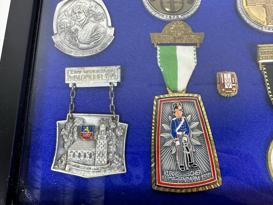 Vintage 1970s German Volksmarch Volkswanderung Medals Nicely Displayed In A Shadowbox Frame 21 X 17 [Photo 13]