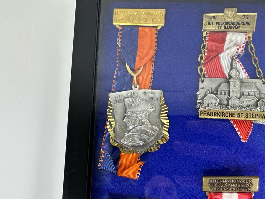 Vintage 1970s German Volksmarch Volkswanderung Medals Nicely Displayed In A Shadowbox Frame 21 X 17 [Photo 6]