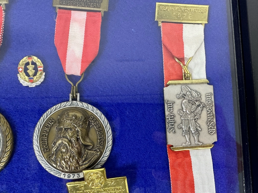 Vintage 1970s German Volksmarch Volkswanderung Medals Nicely Displayed In A Shadowbox Frame 21 X 17 [Photo 8]