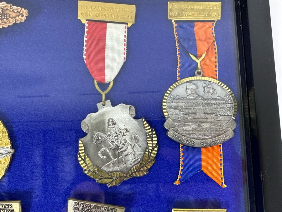 Vintage 1970s German Volksmarch Volkswanderung Medals Nicely Displayed In A Shadowbox Frame 21 X 17 [Photo 7]