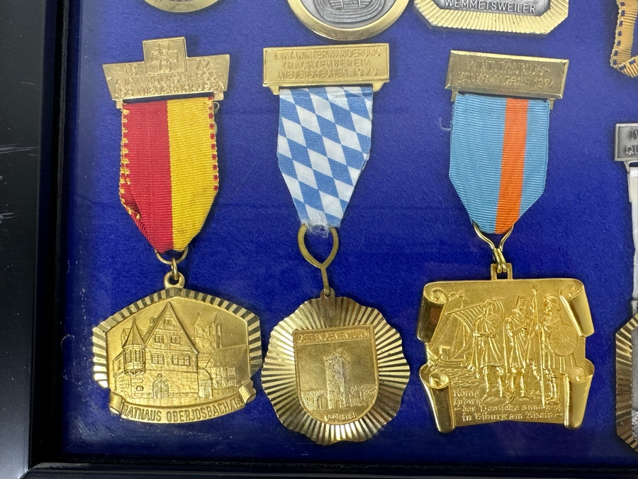 Vintage 1970s German Volksmarch Volkswanderung Medals Nicely Displayed In A Shadowbox Frame 21 X 17 [Photo 7]