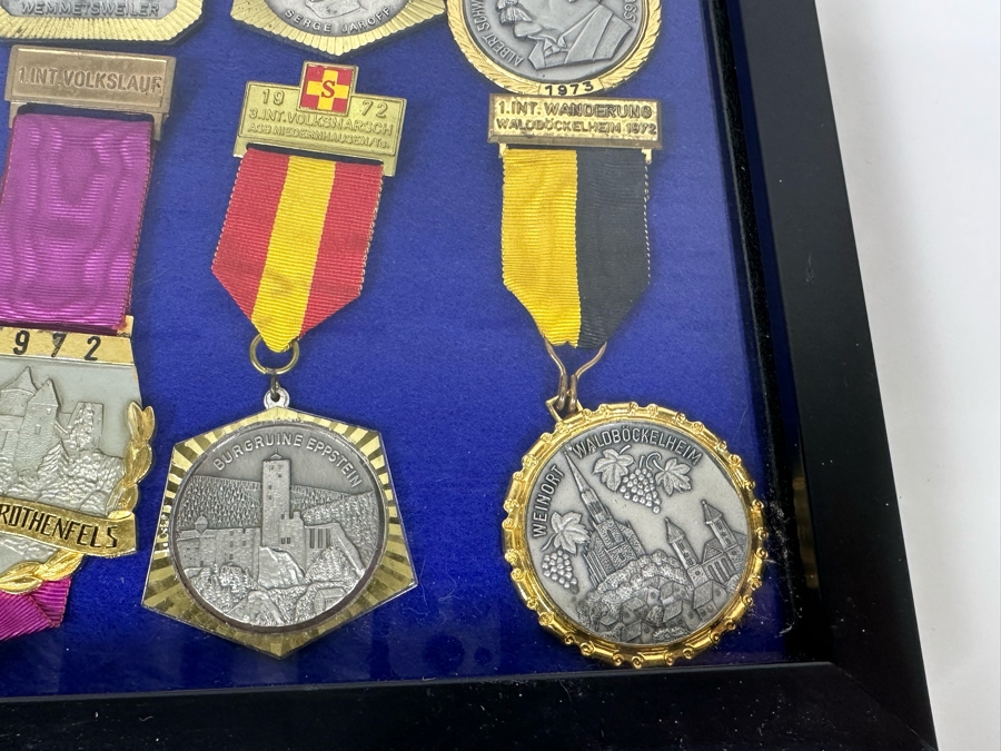 Vintage 1970s German Volksmarch Volkswanderung Medals Nicely Displayed In A Shadowbox Frame 21 X 17 [Photo 10]
