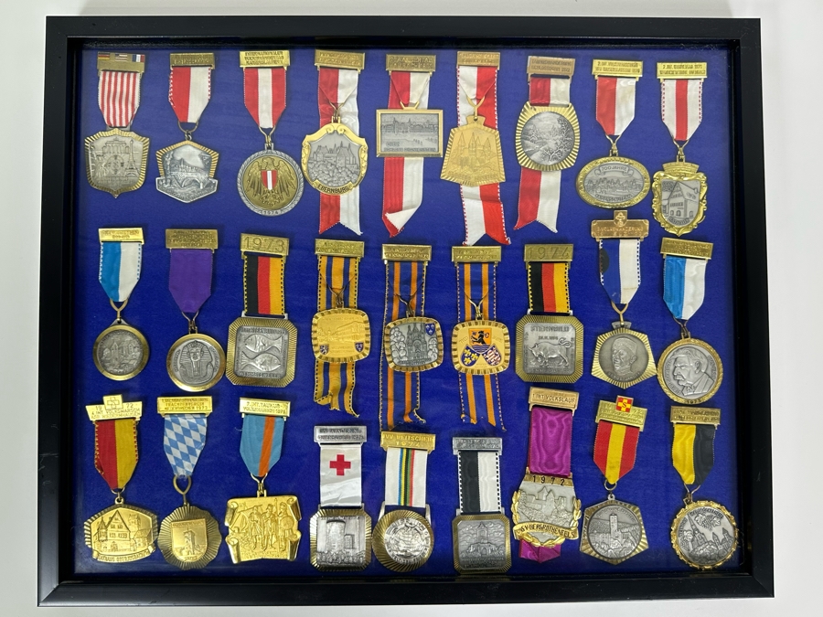 Vintage 1970s German Volksmarch Volkswanderung Medals Nicely Displayed In A Shadowbox Frame 21 X 17 [Photo 2]